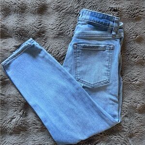 ABERCROMBIE & FITCH-Curve Love High Rise Mom Jeans